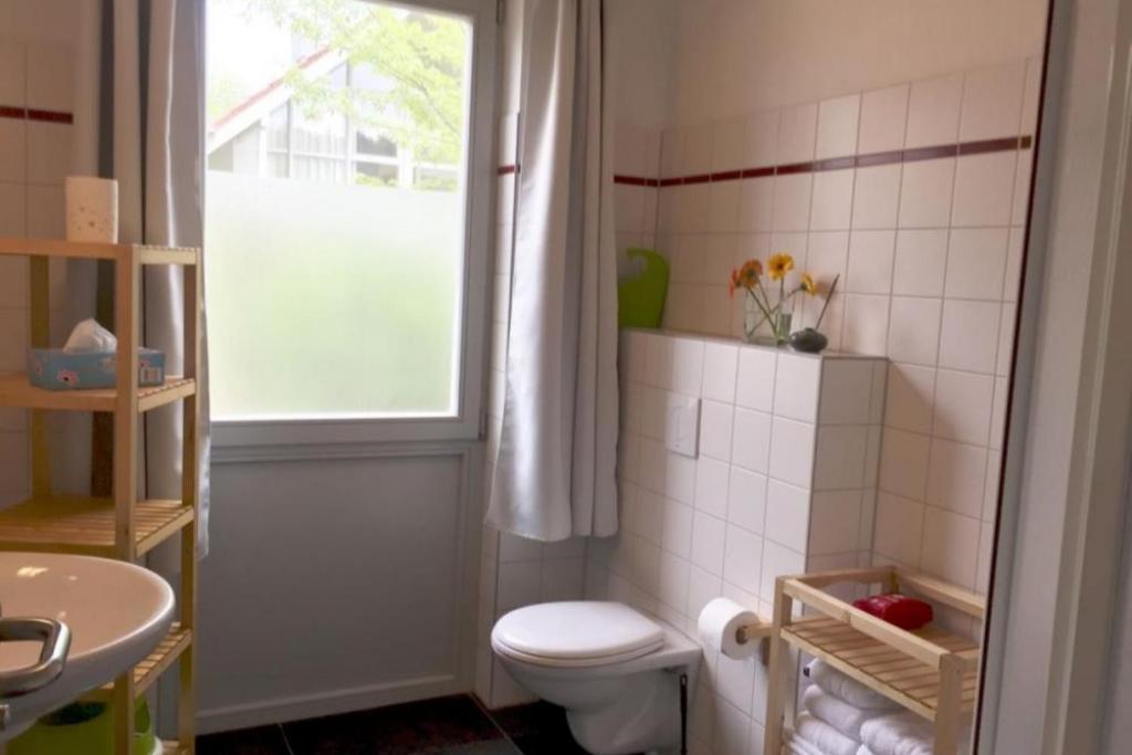 W7 - Sehr Schoenes Ferienhaus Mit Toller Lage Und Super Aussicht In Roebel An Der Mueritz Villa Luaran gambar