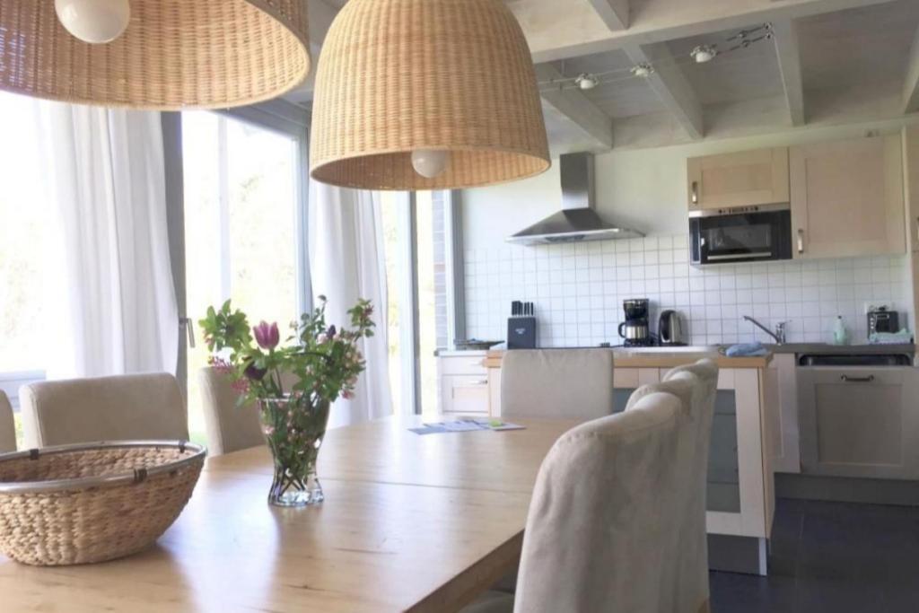 W7 - Sehr Schoenes Ferienhaus Mit Toller Lage Und Super Aussicht In Roebel An Der Mueritz Villa Luaran gambar